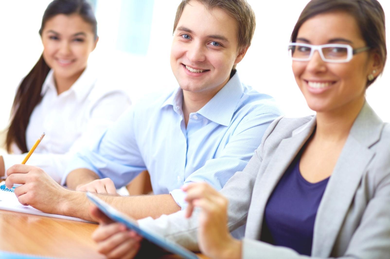 Studio di produzione video con attrezzature professionali